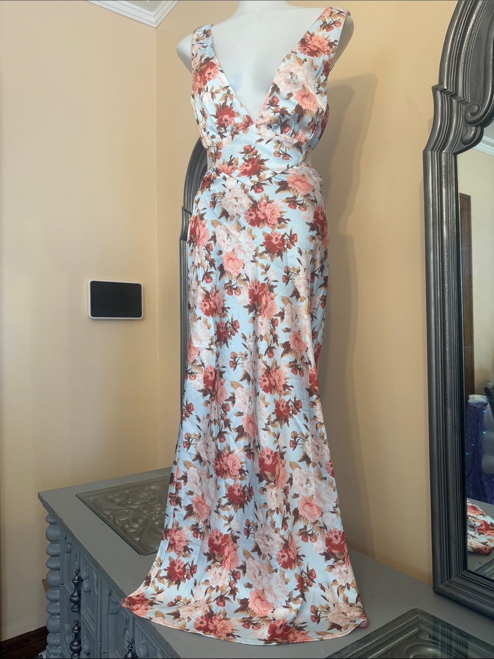 Hello Molly US 6 Light Blue Floral V-Neck Maxi Dress